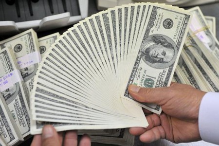 USD tiếp tục điều chỉnh tăng nhẹ so với bảng Anh