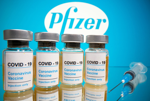   Vắc xin của Pfizer và BioNTech giúp người dân Mỹ có niềm tin hơn về tình hình dịch bệnh đang diễn biến xấu. Ảnh: Reuters.  