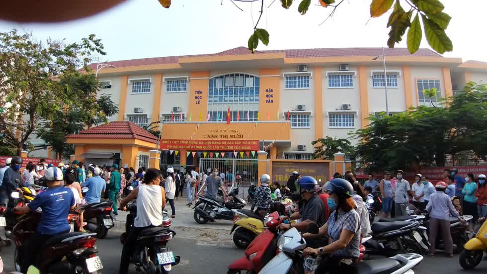 Trường Tiểu học Trần Thị Bưởi vừa đưa vào hoạt động năm học 2019-2020 nằm giữa khu dân cư dân trí cao của Quận 9. Ảnh: TH