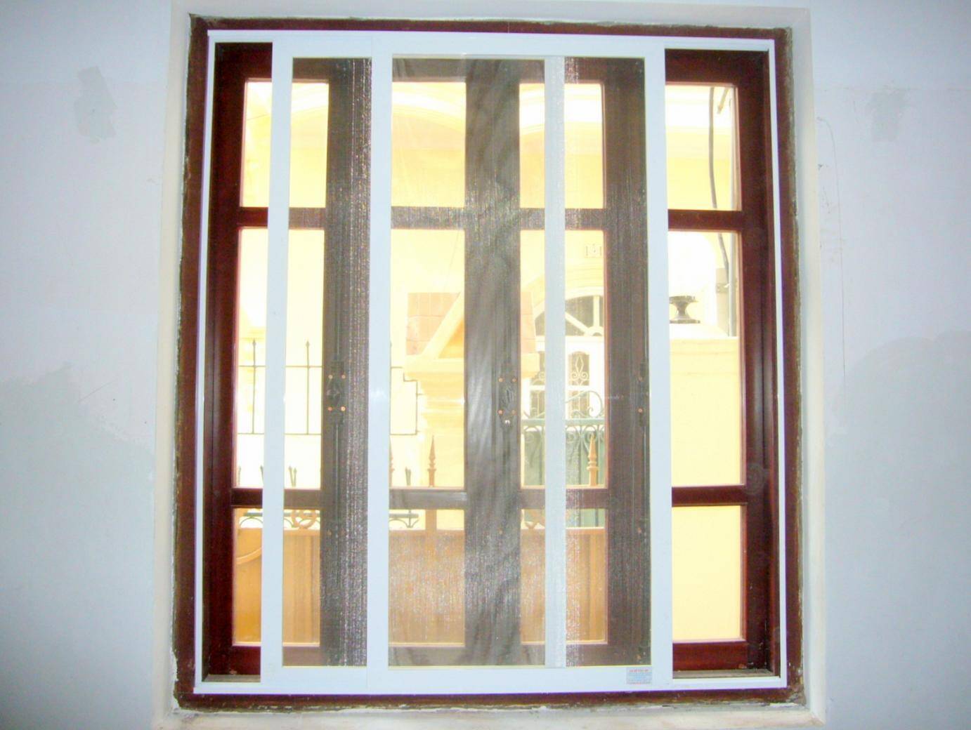  Cửa sổ cũng có thể được lắp đặt cửa lưới để tăng khả năng chống muỗi