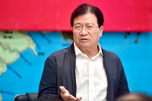 Phó Thủ tướng Trịnh Đình Dũng yêu cầu không được chủ quan với bão số 10 - Ảnh: VGP