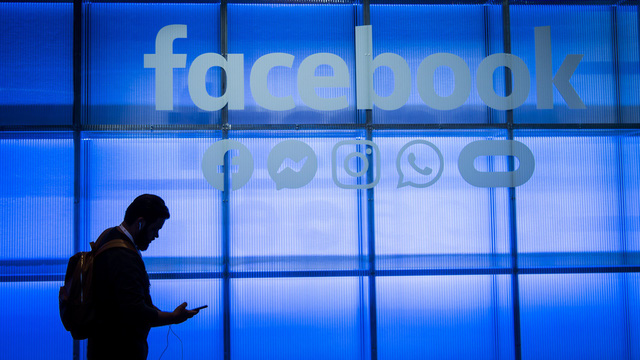 Facebook có 2,7 tỷ người dùng, trong đó Mỹ và Canada chiếm 196 triệu người. Ảnh: VnEconomy.