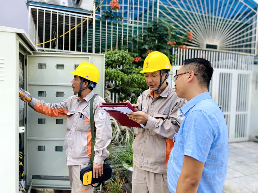   EVN sẽ phúc tra cho khách hàng có sản lượng điện tăng đột biến từ 1,3 lần. Ảnh: báo Quảng Ninh  