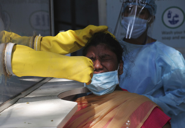 Số ca mắc COVID-19 tại Ấn Độ đã vượt mốc 8 triệu trường hợp. Ảnh: AP.