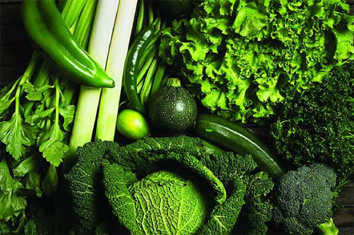 Giai đoạn hành kinh, bạn nên ăn những loại rau lá xanh đậm.