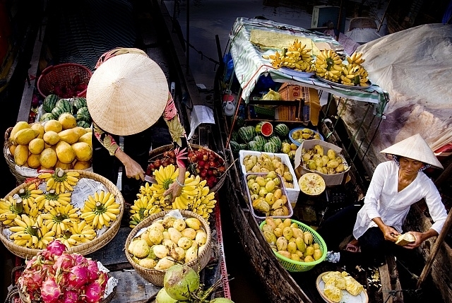 Chợ nổi Cái Răng là một trong năm chợ nổi lớn nhất khu vực đồng bằng sông Cửu Long.