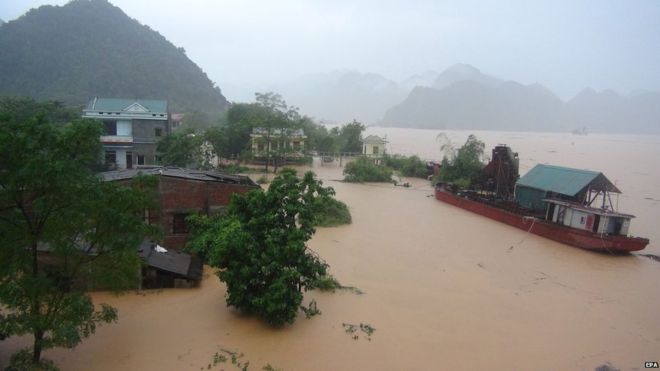 Hình ảnh mưa lũ tại miền Trung đăng tải trên BBC. Ảnh: BBC