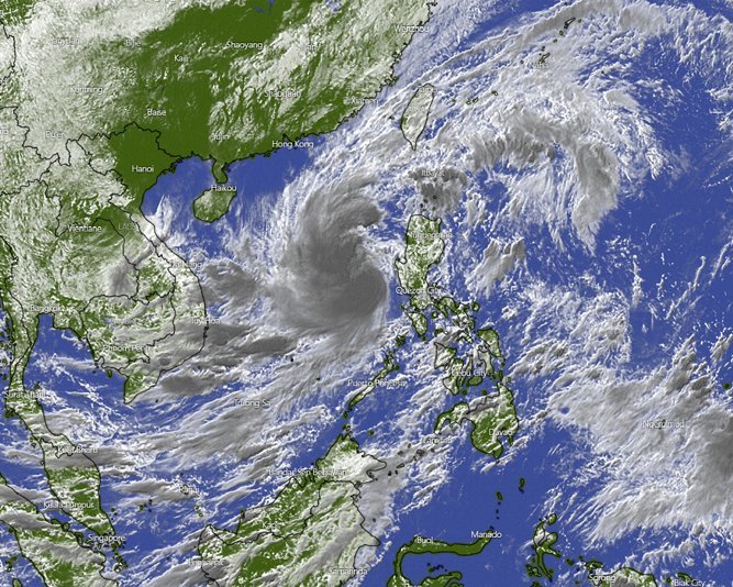 Ảnh mây vệ tinh bão số 9 trên khu vực Biển Đông. 