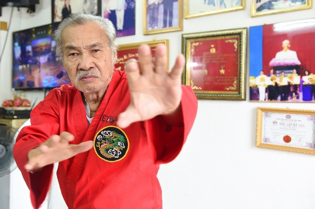NSND Lý Huỳnh là võ sư nổi tiếng miền Nam trước 1975 và là ngôi sao võ thuật của điện ảnh. Ảnh minh họa.