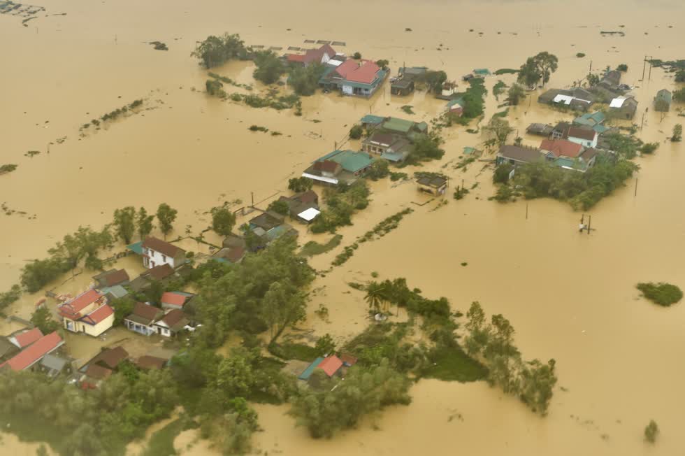 Nhiều nơi tại Thừa Thiên -Huế vẫn đang ngập sâu. Ảnh: VGP