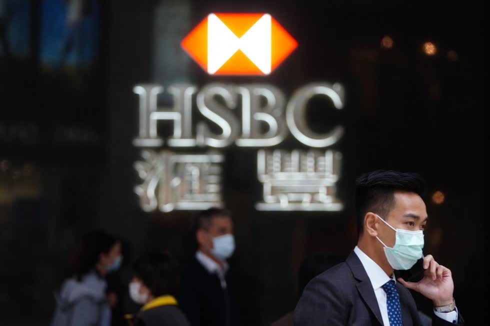 HSBC thông báo tạm thời đóng cửa 2 trung tâm thương mại dành cho các hoạt động ngân hàng thương mại và 3 chi nhánh ngân hàng di động. Ảnh minh họa.