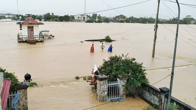Nhiều nơi tại tỉnh Quảng Trị chìm trong nước lũ. Ảnh: Dân Sinh