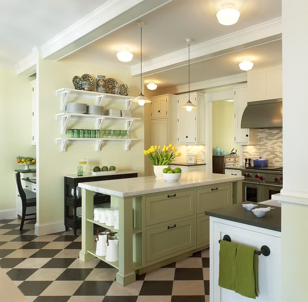   Sử dụng tinh tế các điểm nhấn màu vàng và màu xanh lá cây đáng yêu trong nhà bếp theo phong cách hiện đại với sàn màu đen và trắng.  