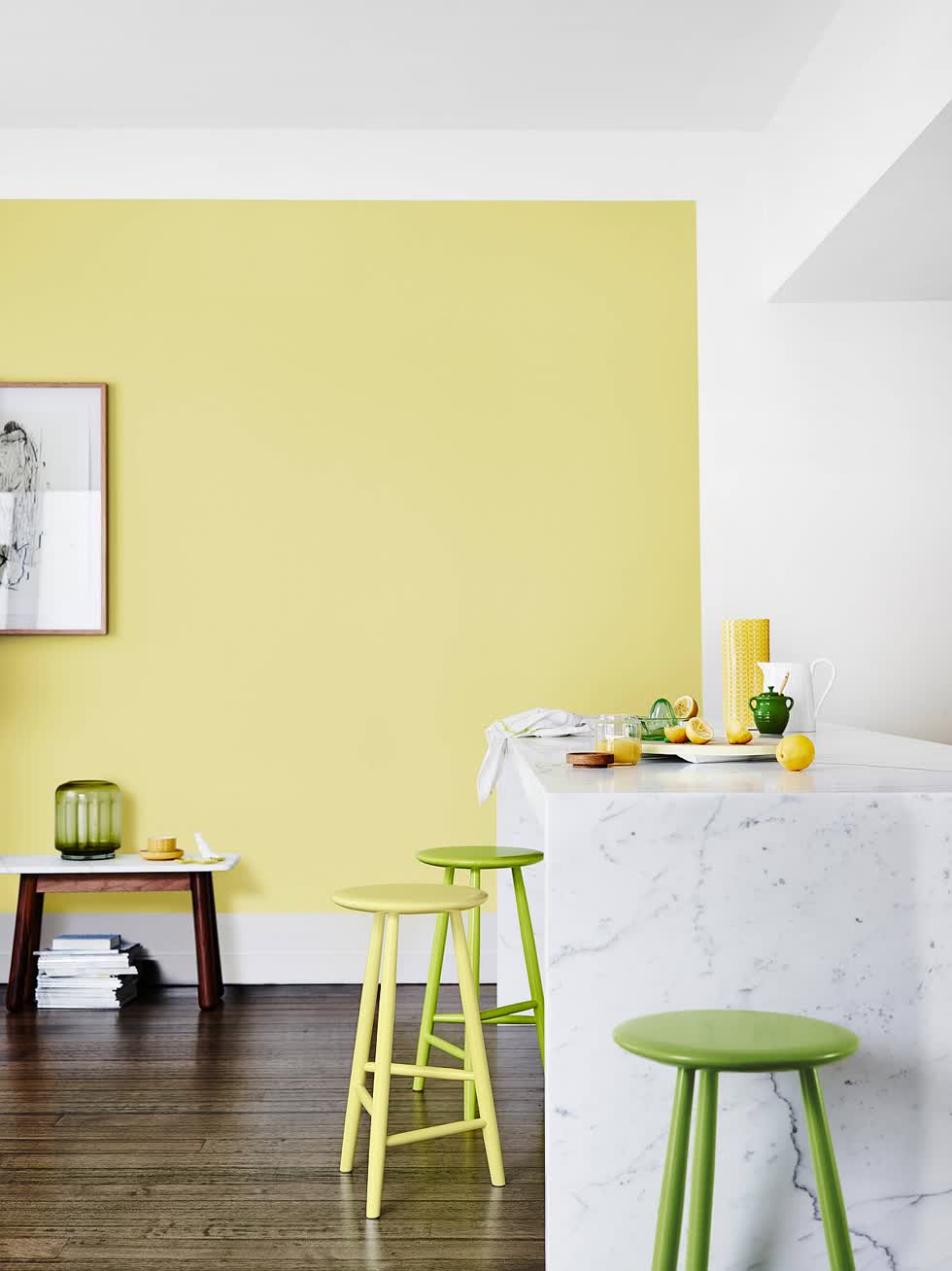 Tạo sự kết hợp của riêng bạn giữa màu vàng và màu xanh lá cây trong nhà bếp hiện đạị.