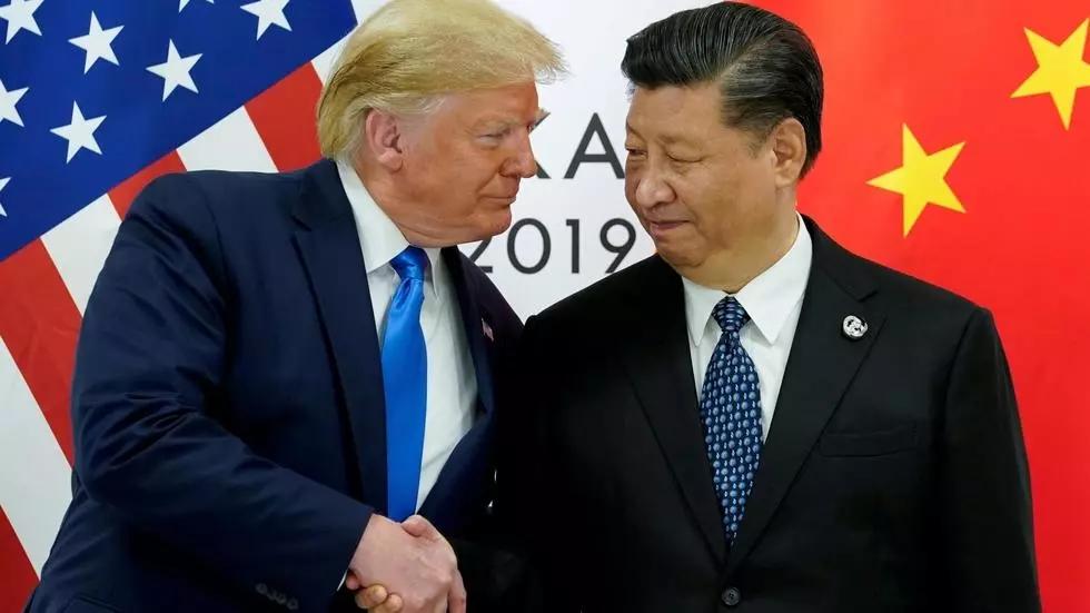 Tổng thống Mỹ Donald Trump và chủ tịch Trung Quốc Tập Cận Bình gặp nhau ngày 29/6/2019 bên lề Thượng Đỉnh G20 tại Osaka (Nhật Bản). Reuters/Kevin Lamarque