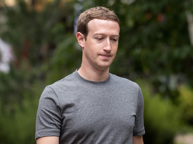 Các tin xấu đến với Facebook khiến cổ phiếu của mạng xã hội này giảm 8,3% hồi cuối tháng 6/2020, kéo theo việc CEO Markzuckerberg bị thổi bay khoảng 7,2 tỷ USD.