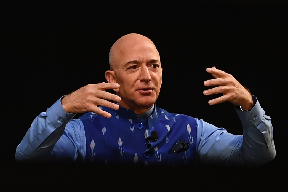 CEO của Amazon Jeff Bezos phát biểu tại sự kiện Smbhav thường niên của Amazon tại New Delhi vào ngày 15/1/2020. Ảnh: AFP.