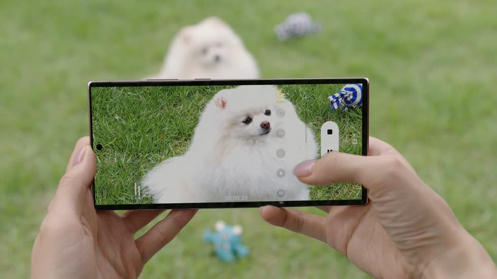 Galaxy Note20 Ultra có tính năng zoom thông minh hơn. Ảnh: Samsung