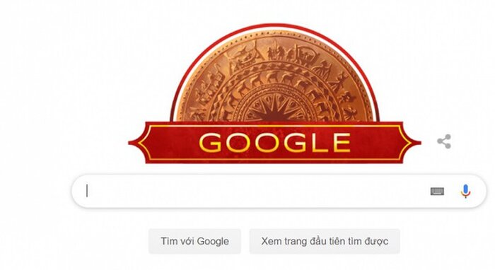 Hình ảnh trống đồng chào mừng lễ quốc khách có trên Google vào năm 2019.
