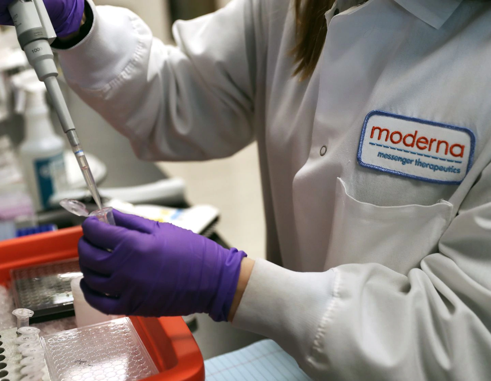 Moderna sẽ tăng giá vaccine sau giai đoạn cao điểm đại dịch COVID-19. Ảnh: Boston Globe