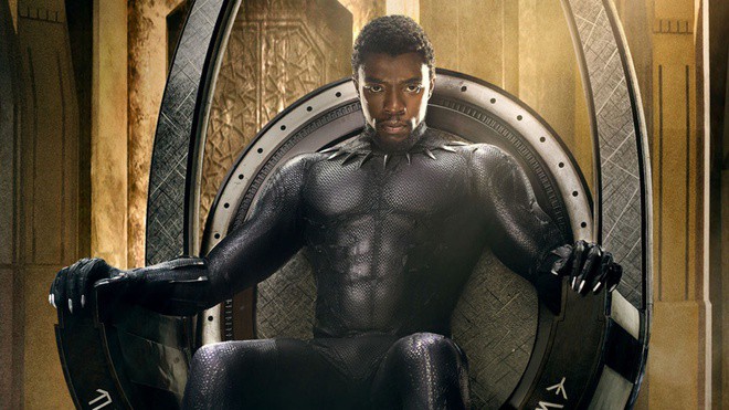  Nam tài tử Chadwick Boseman  trong vai diễn Vua T'Challa, chiến binh báo đen - Black Panther.