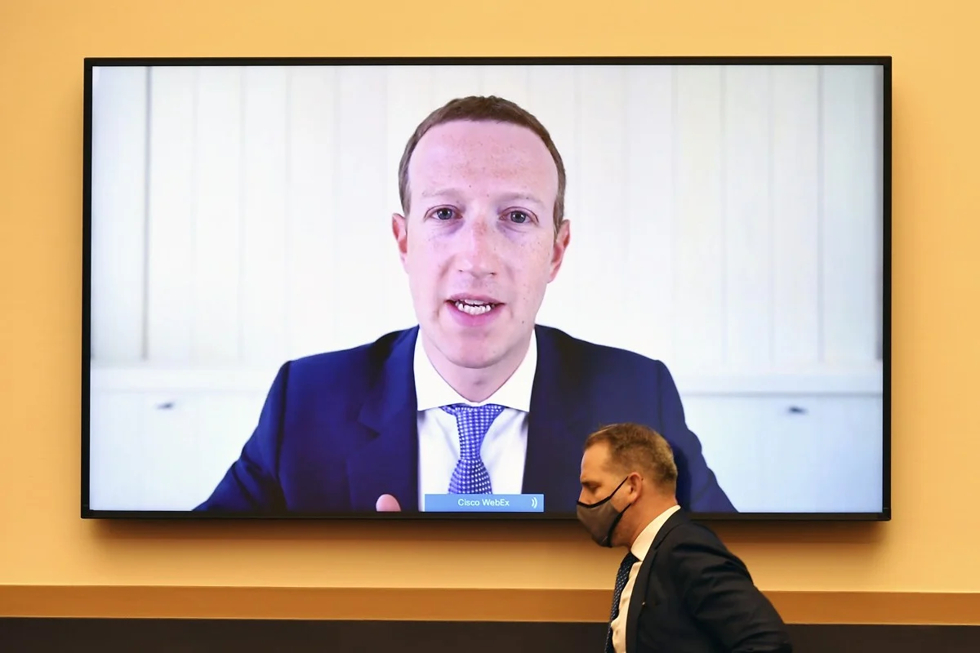   Giám đốc điều hành Facebook Mark Zuckerberg điều trần từ xa trong phiên điều trần của Tiểu ban chống độc quyền của Hạ viện Mỹ hồi tháng 7. Ảnh: AP.  