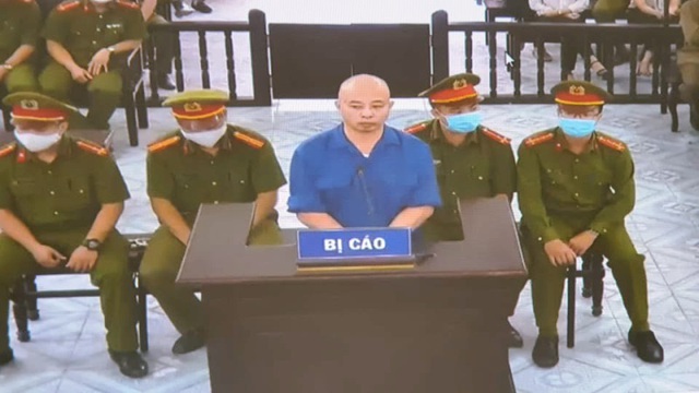 Bị cáo Nguyễn Xuân Đường tại phiên xét xử sáng nay 18/8. Ảnh: cắt từ video