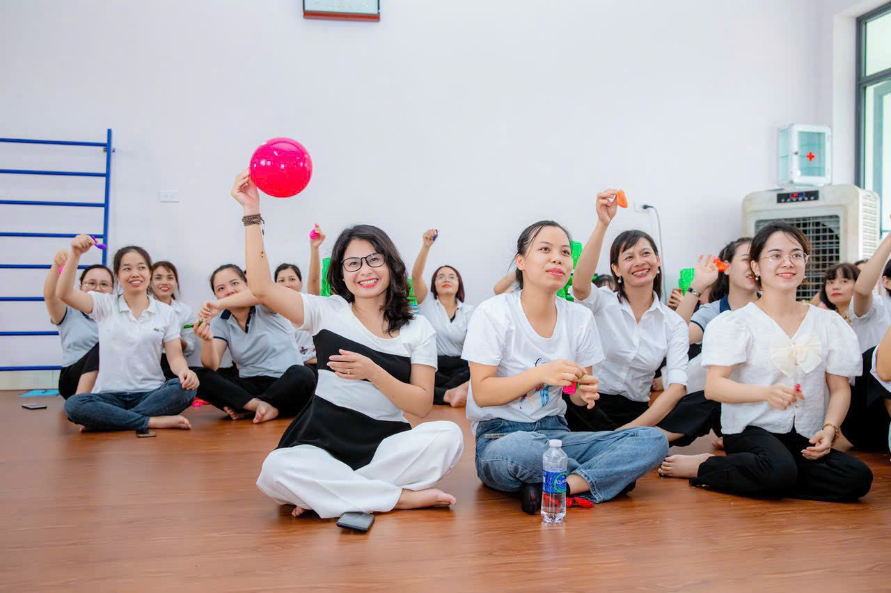 Cô Trịnh Thùy Linh tại 