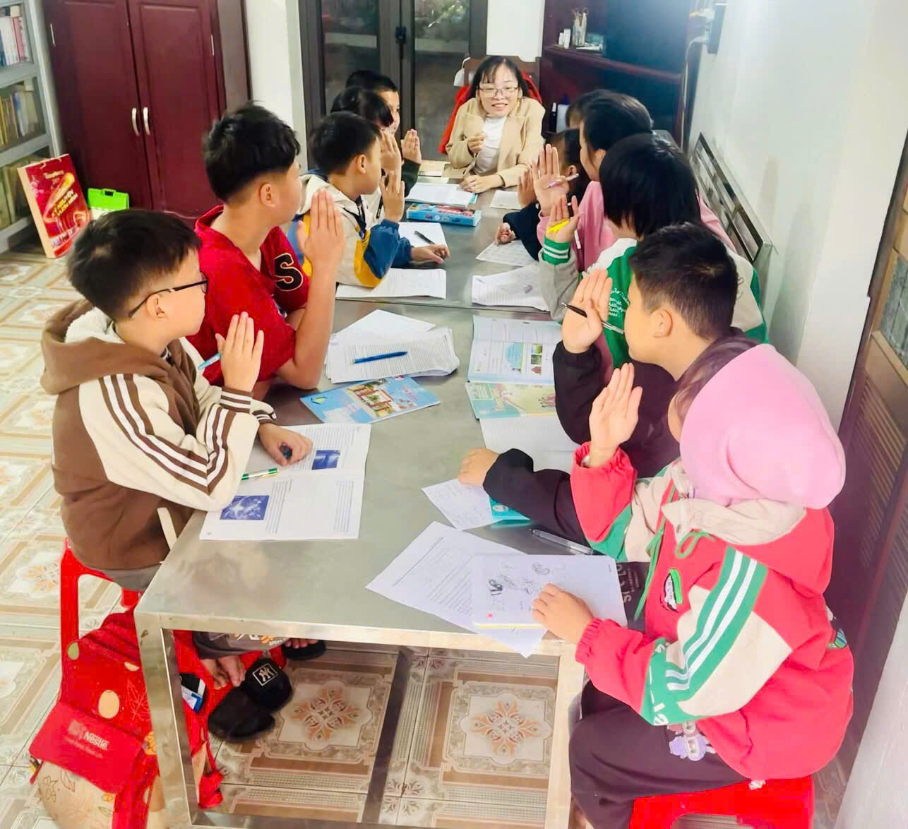 Lớp học giản dị nhưng đầy tiếng cười của cô giáo Xương Thủy Tinh.