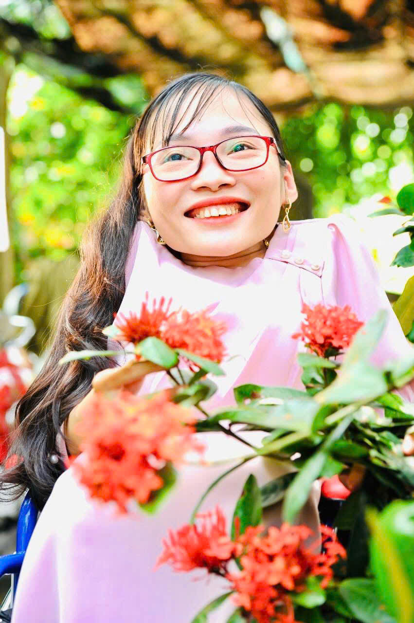 Ngọc Tâm Thủy Tinh - Bông hoa nhỏ đầy nghị lực. 