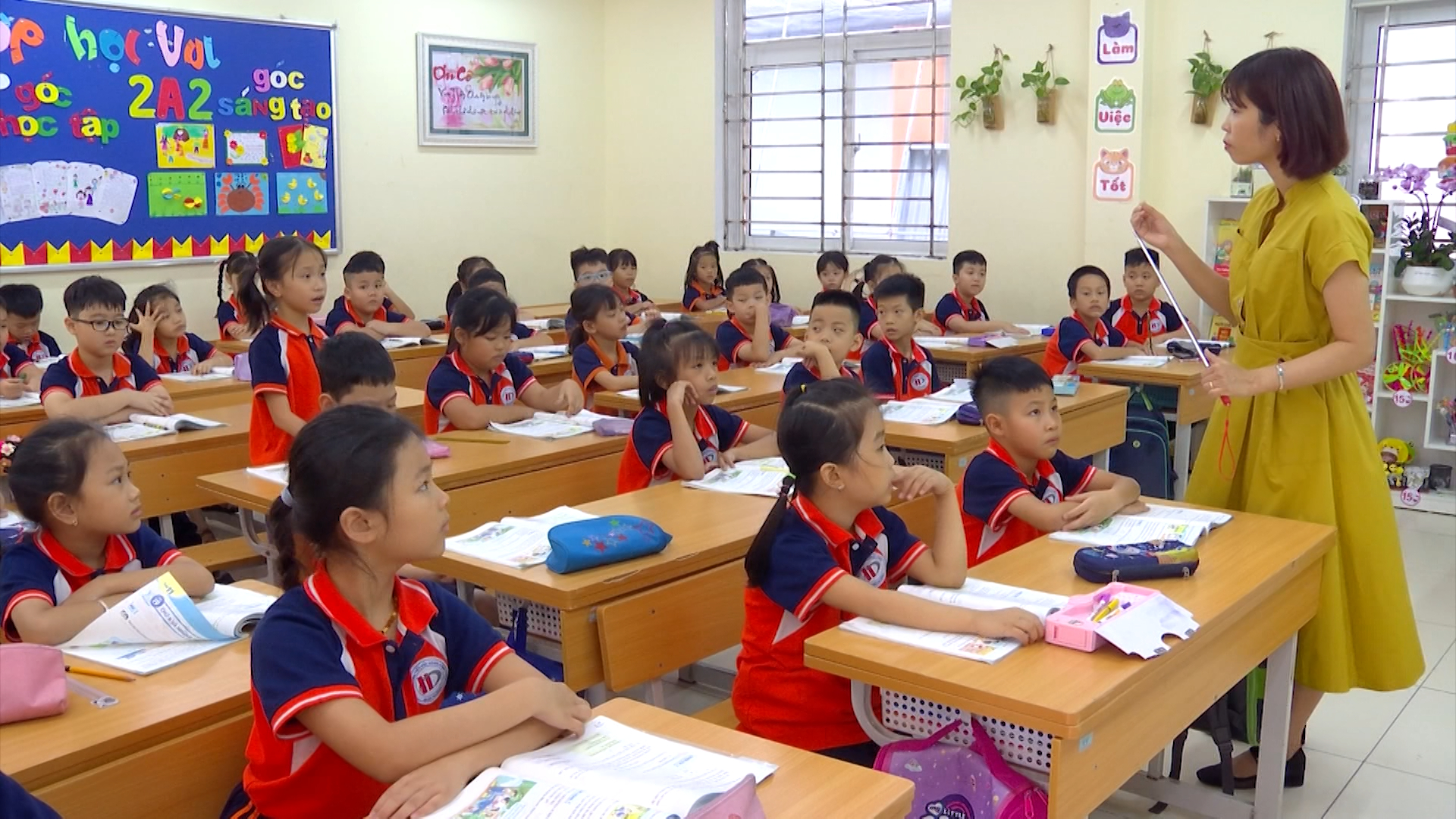 Cô Na Sa luôn mang lại năng lượng tích cực cho học sinh trong mỗi tiết học.