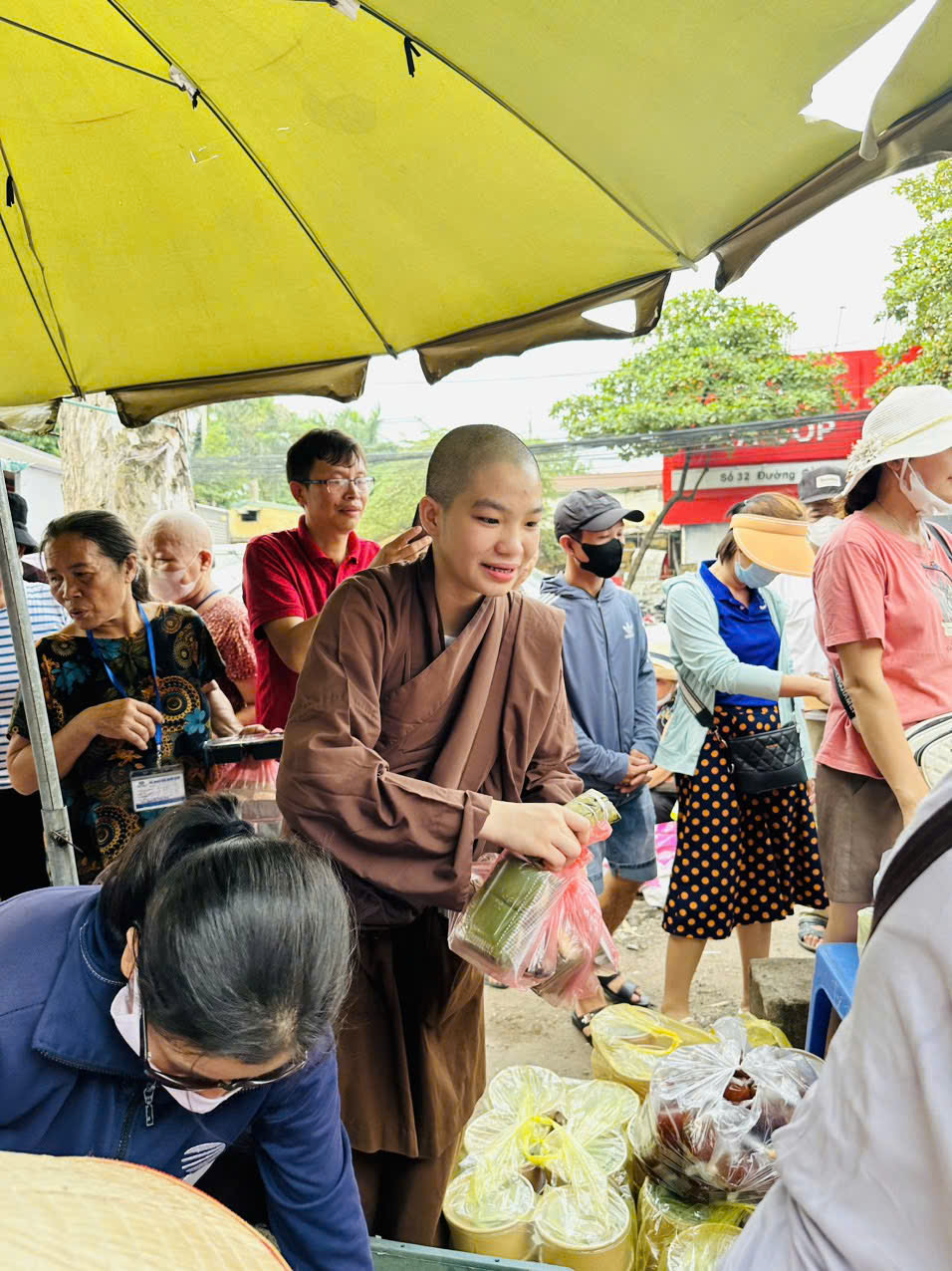 Cho đi để nhận lại hạnh phúc