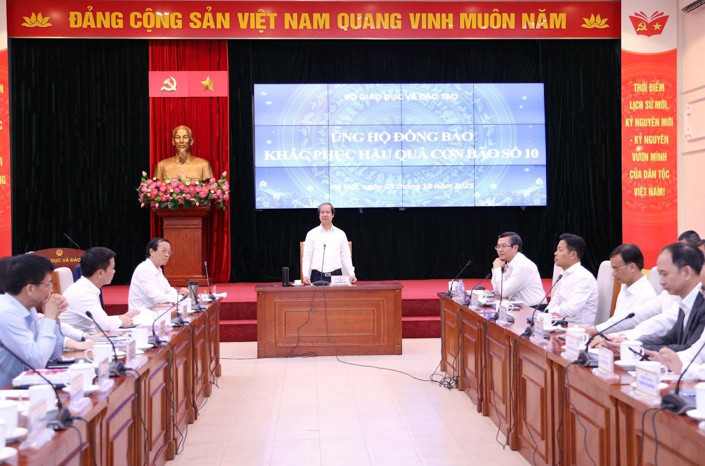 Bộ Giáo dục và Đào tạo phát động ngành Giáo dục ủng hộ đồng bào bị thiệt hại do cơn bão số 10
