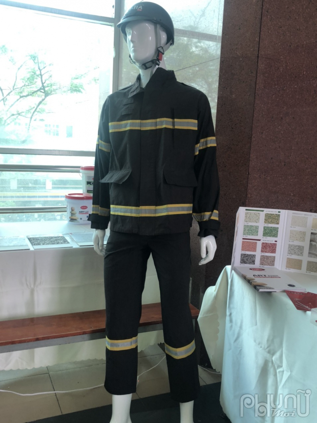 Sản phẩm áo quần chống cháy được làm từ vỏ trấu của công ty sơn Kova