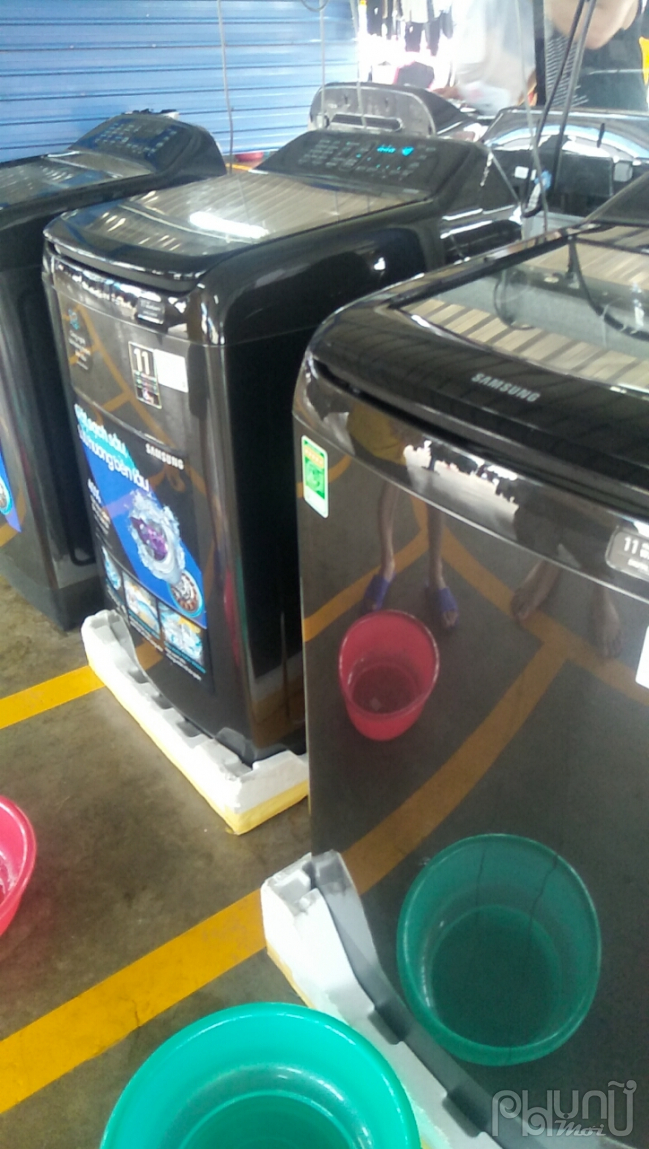 Công ty bố trí nhiều máy giặt cho công nhân