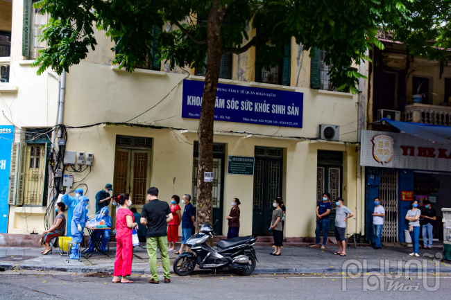 Bên ngoài Khoa Chăm sóc sức khoẻ sinh sản - Trung tâm Y tế quận Hoàn Kiếm (18 Quán Sứ)