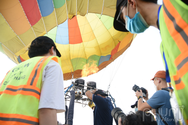 Lần đầu tiên tại Hà Nội có một sự kiện cho bay cùng lúc nhiều khinh khí cầu nhất ở Việt Nam.