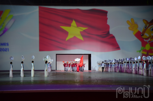 Đoàn thể thao Việt Nam tham dự SEA Games 31 với khoảng 950 vận động viên và nhiều huấn luyện viên, chuyên gia, tham dự tất cả các môn thi đấu.