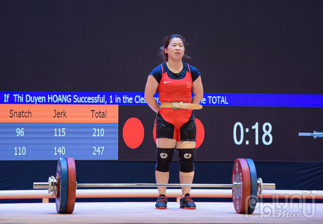 Không thể phá kỷ lục 115kg của chính mình, Duyên tỏ ra rất tiếc nuối. Sau 3 lần cử nâng tổng cử của cô đạt mức 204 kg.