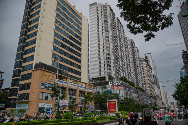 Theo quy hoạch chi tiết hai bên đường Lê Văn Lương phê duyệt năm 2016 có 8 dự án có chỉ tiêu quy hoạch không phù hợp quy hoạch phân khu được phê duyệt năm 2015.