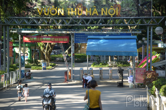 Công viên Thủ Lệ hay còn được gọi là vườn thú Thủ Lệ là một khu vui chơi được có diện tích 28ha tại Hà Nội. Được khởi công xây dựng vào ngày 19/5/1975, dịp sinh nhật Bác, đây là một dự án du lịch mang nhiều ý nghĩa đối với người dân Thủ đô.