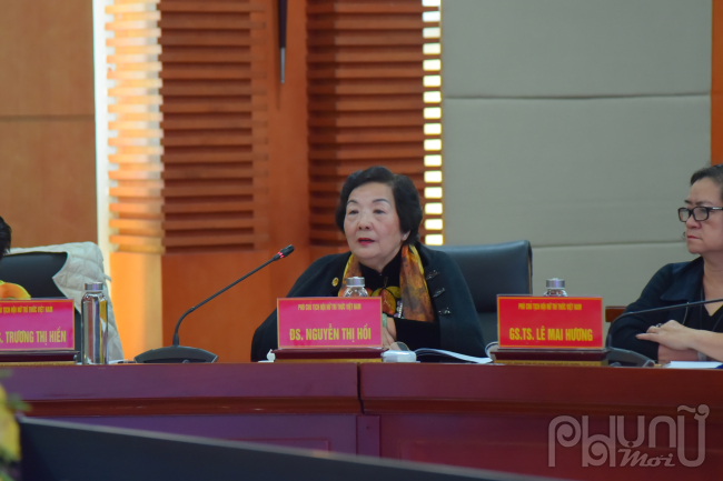 Đại sứ Nguyễn Thị Hồi chủ trì phiên thảo luận