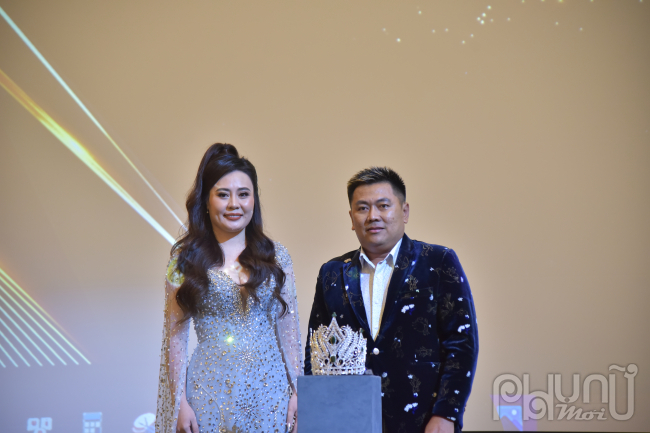 Ban tổ chức ra mắt vương miện cho ngôi vị Hoa hậu Quý bà Hòa bình Việt Nam 2023