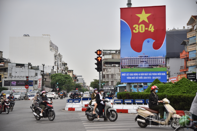 11 giờ 30 phút ngày 30 tháng 4 năm 1975, lá cờ của Quân Giải phóng đã tung bay trên nóc Dinh Độc Lập, báo hiệu Chiến dịch Hồ Chí Minh toàn thắng, kết thúc vẻ vang cuộc kháng chiến chống Mỹ cứu nước của dân tộc ta. Thắng lợi đó là một mốc son chói lọi, một trang sử huy hoàng trong lịch sử dựng nước và giữ nước của dân tộc Việt Nam dưới sự lãnh đạo của Đảng và Chủ tịch Hồ Chí Minh, mở ra một kỷ nguyên mới - kỷ nguyên độc lập, thống nhất, cả nước tiến lên chủ nghĩa xã hội.
