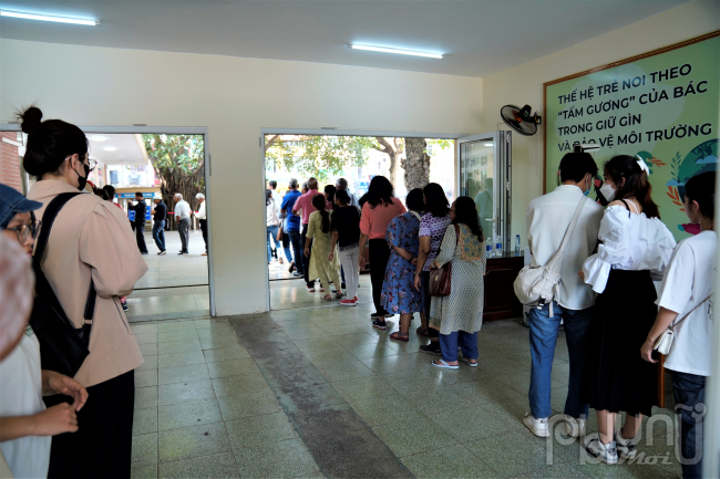 Theo đơn vị Quản lý Lăng Chủ tịch Hồ Chí Minh, lượng khách tới Lăng viếng Bác trong các ngày 16, 17 và 18/5 cũng đã tăng đáng kể so với những ngày trước đó.