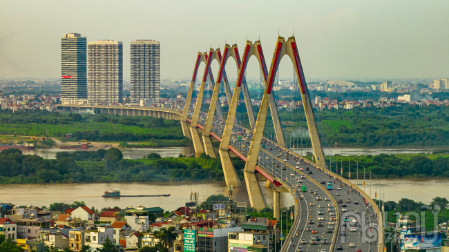 Cầu Nhật Tân là cây cầu dây văng hiện đại là biểu hiện của tình hữu nghị giữa Việt Nam và Nhật Bản.