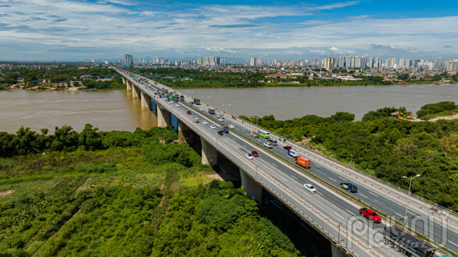 Cầu Thanh Trì là cầu bê tông cốt thép dự ứng lực dài và rộng nhất Việt Nam tại thời điểm hoàn thành với nhiều ứng dụng công nghệ mới. 