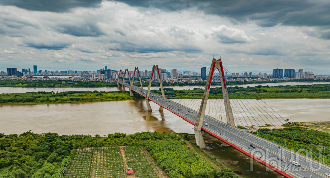 Cầu Nhật Tân được xây dựng bằng nhiều công nghệ hiện đại lần đầu tiên được áp dụng ở Việt Nam
