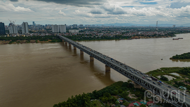Cầu Thăng Long có tầm quan trọng khi nối liền giao thông giữa huyện Đông Anh với quận Bắc Từ Liêm của Hà Nội, và cảng hàng không quốc tế Nội Bài.