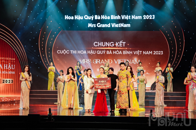 Á hậu 4 thuộc về Nguyễn Thị Minh Huệ, một doanh nhân và biên dịch viên đến từ Hà Nội. Minh Huệ còn giành thêm giải phụ Người đẹp tri thức.